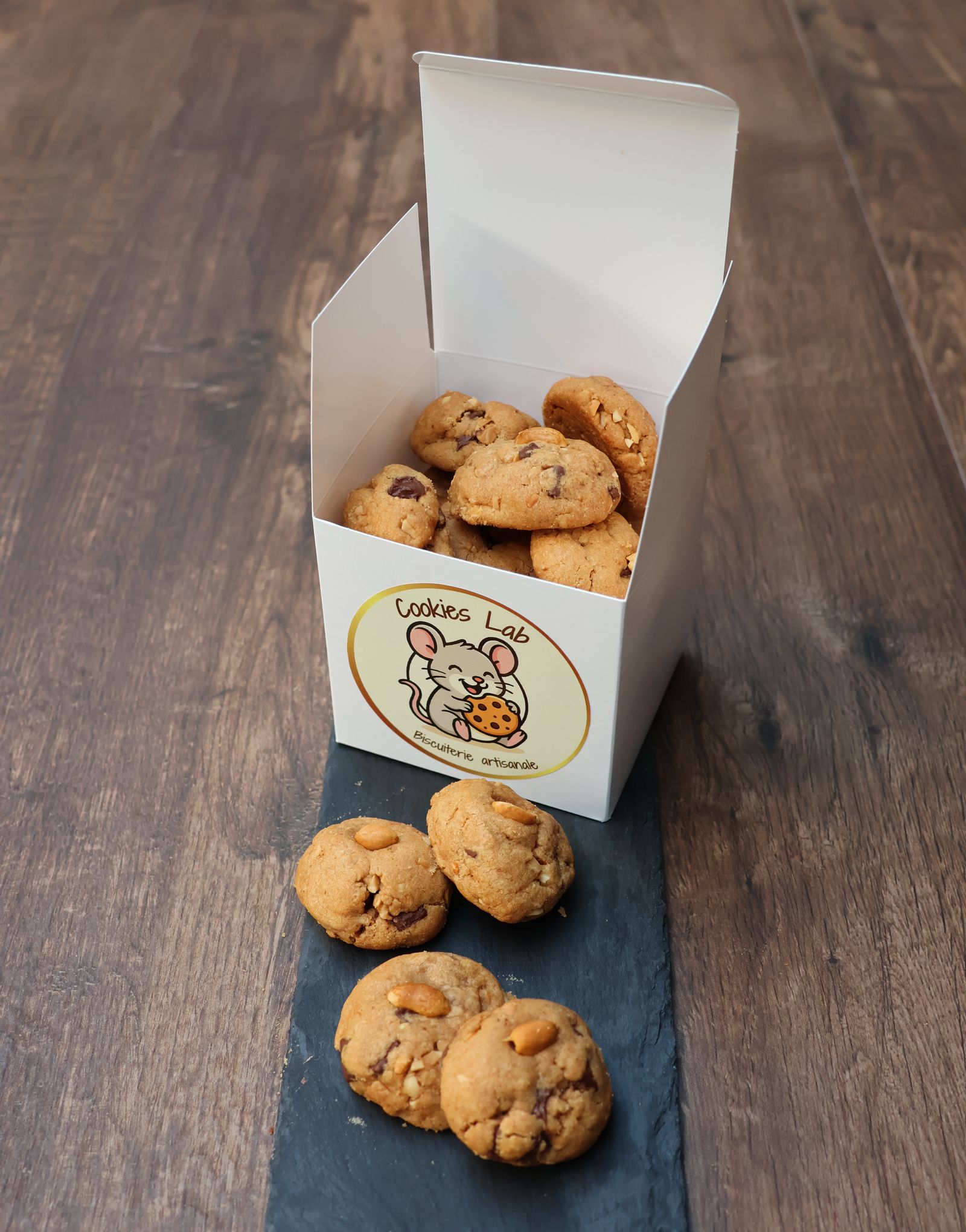 Mini cookies au beurre de cacahuète et pépites de chocolat noir